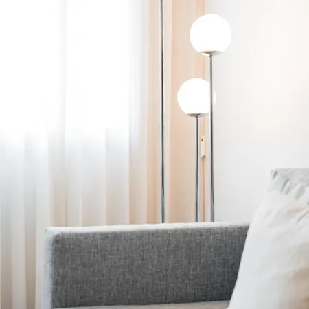 Urban Retreat With Balcony, Bright And Apartamento