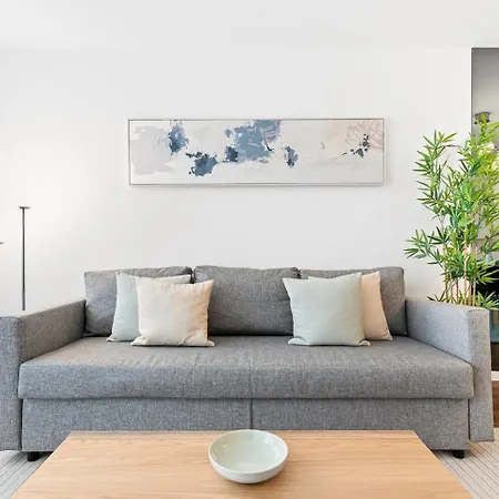 Urban Retreat With Balcony, Bright And