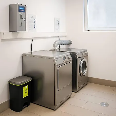 公寓 Urban Retreat With Balcony, Bright And 波尔图