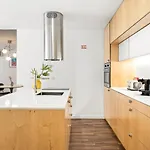 شقة Urban Retreat With Balcony, Bright And بورتو