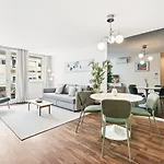 شقة Urban Retreat With Balcony, Bright And بورتو