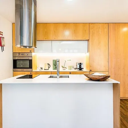 Urban Retreat With Balcony, Bright And *