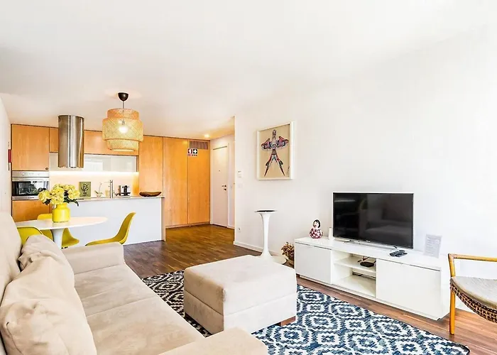 Διαμέρισμα Urban Retreat With Balcony, Bright And