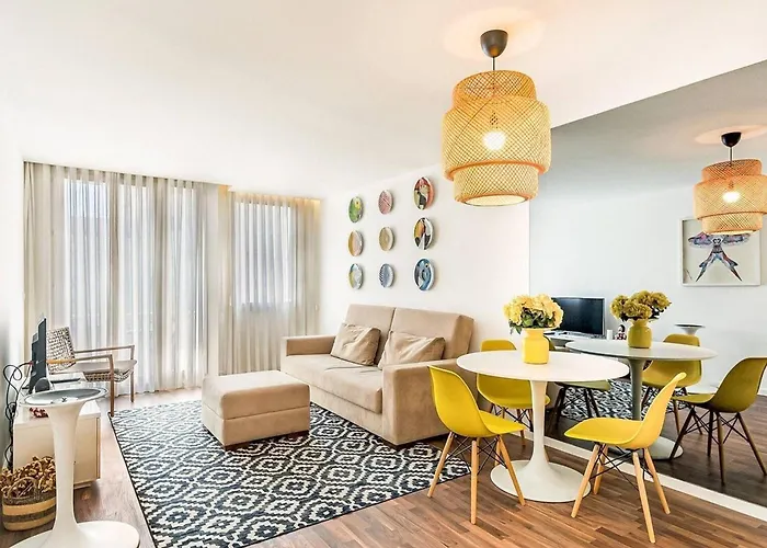 Διαμέρισμα Urban Retreat With Balcony, Bright And Πόρτο