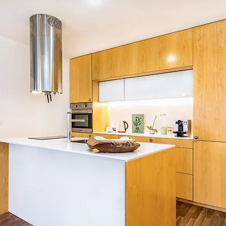 Urban Retreat With Balcony, Bright And