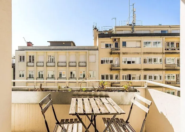 Appartamento Urban Retreat With Balcony, Bright And