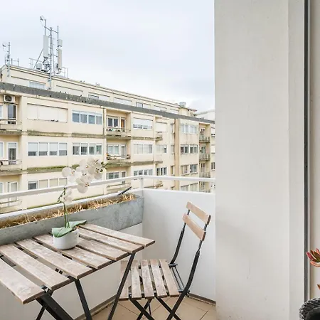 Apartamento Urban Retreat With Balcony, Bright And Porto